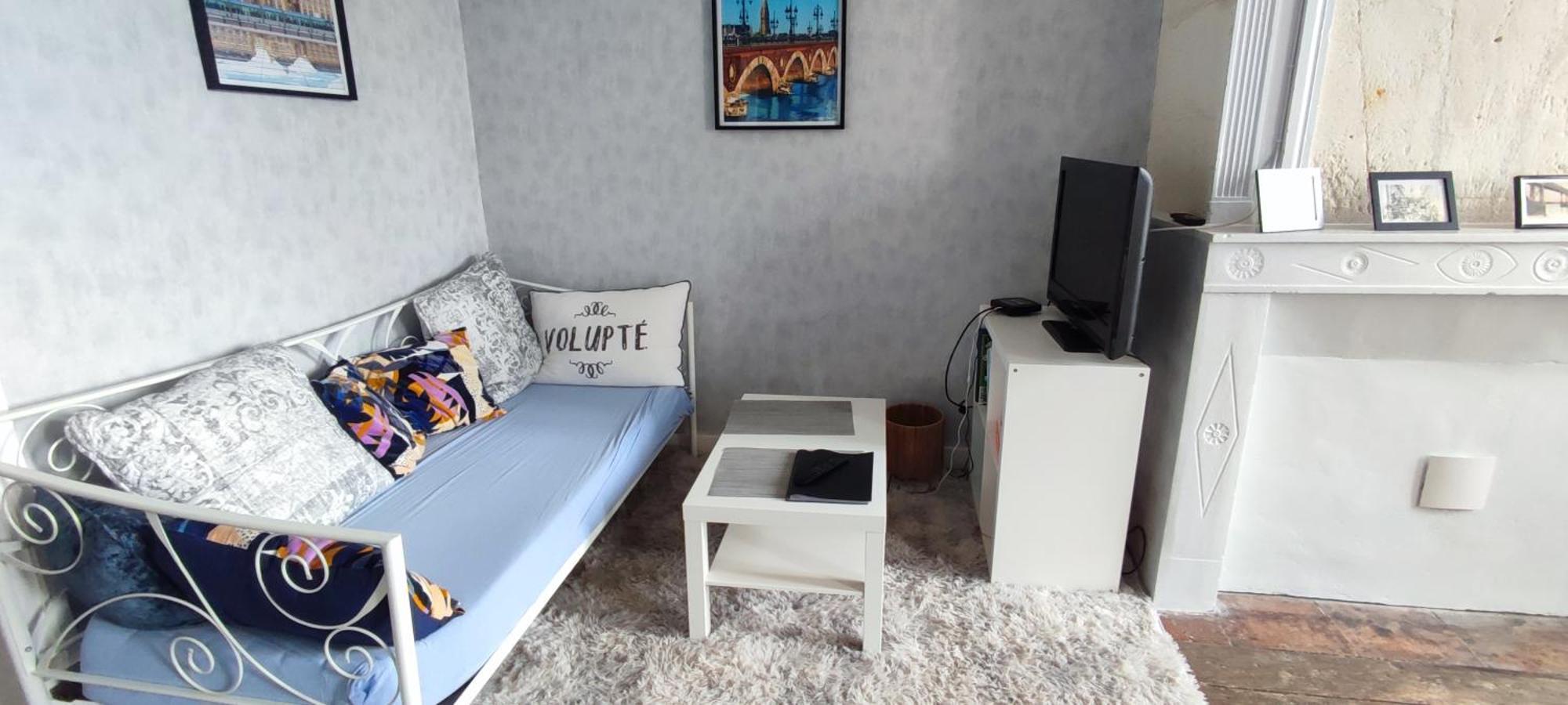 Celine Et Jose Apartamento Cubzac-les-Ponts Exterior foto